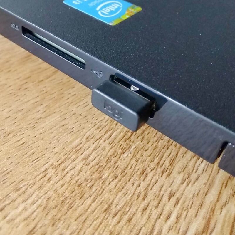 ロジクールMK295GP：USBレシーバーは挿したままでも邪魔にならない